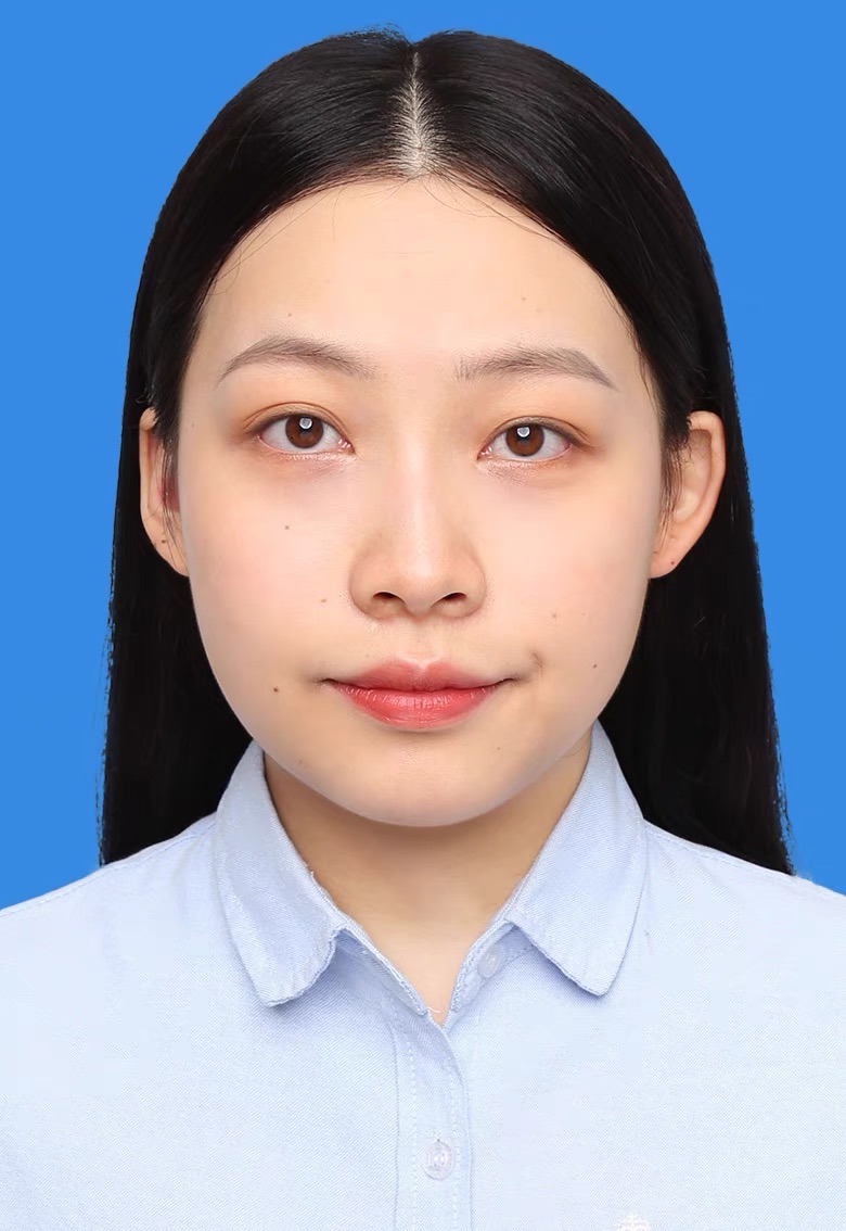 张曦月证件照.jpg